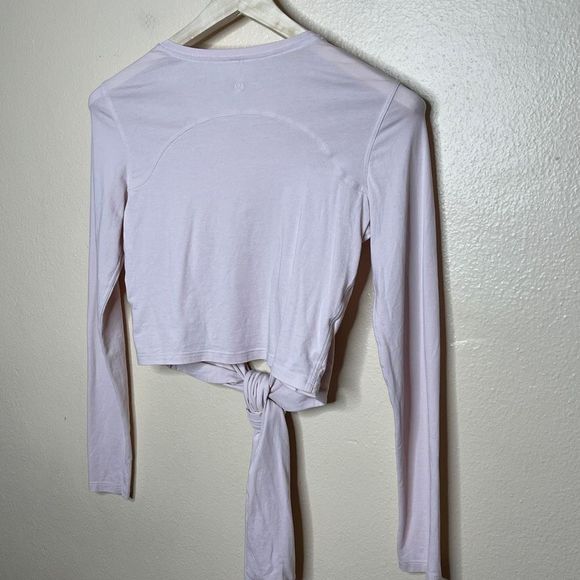 Lululemon Shirt Womens Small Pink Tie Long Sleeve Cropped Active Wear Gym - Picture 8 of 8